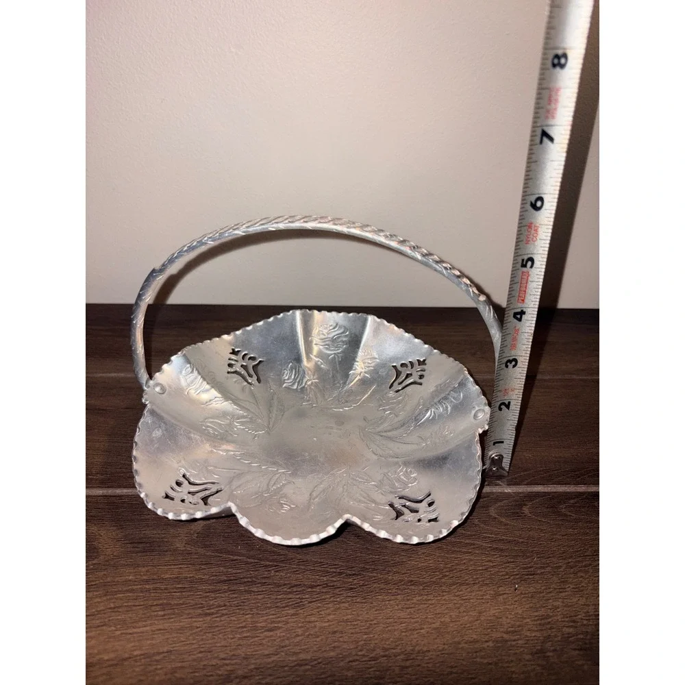 Vintage Hammered Aluminum Basket Embossed Rose Floral Scalloped Dish 8 Inch